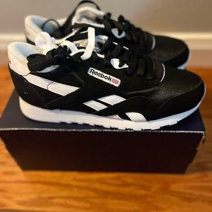 Reebok CL Nylon. Women’s Size 8. Brand New. Never been used.